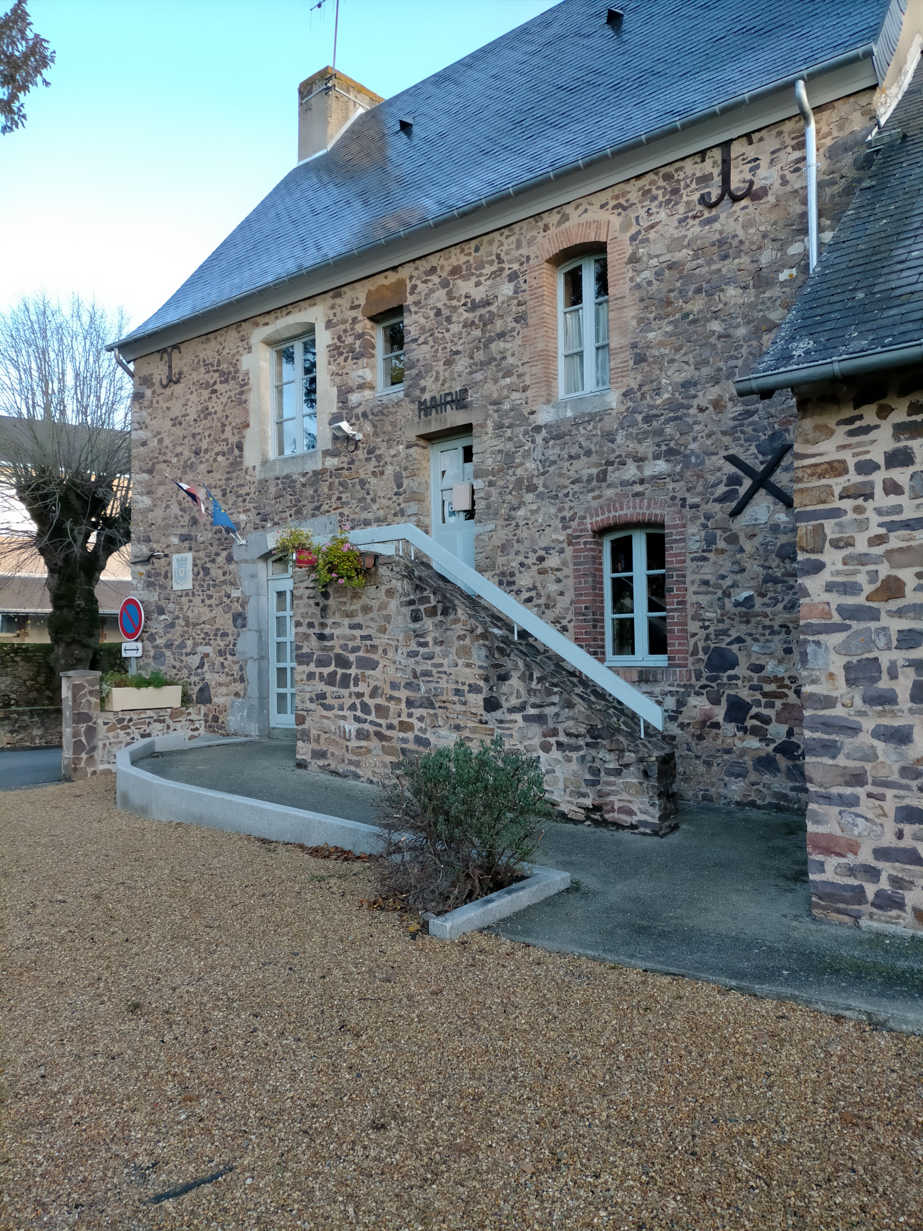 Salle Perrine Dugué, Blandouet