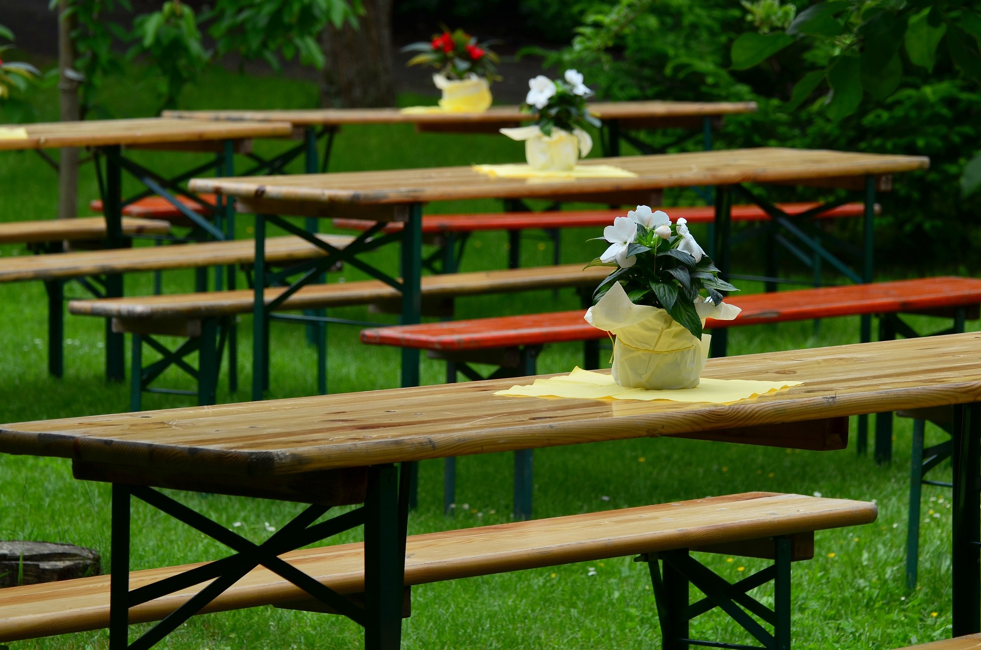Location tables et bancs champêtres