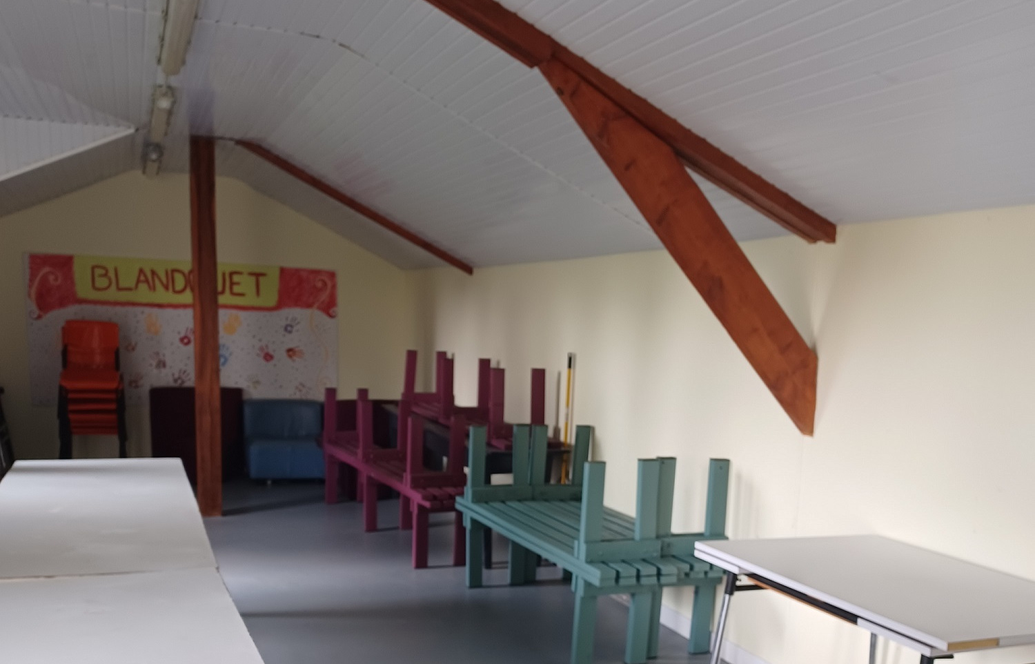 Salle Roger Melot au plan d'eau de Blandouet