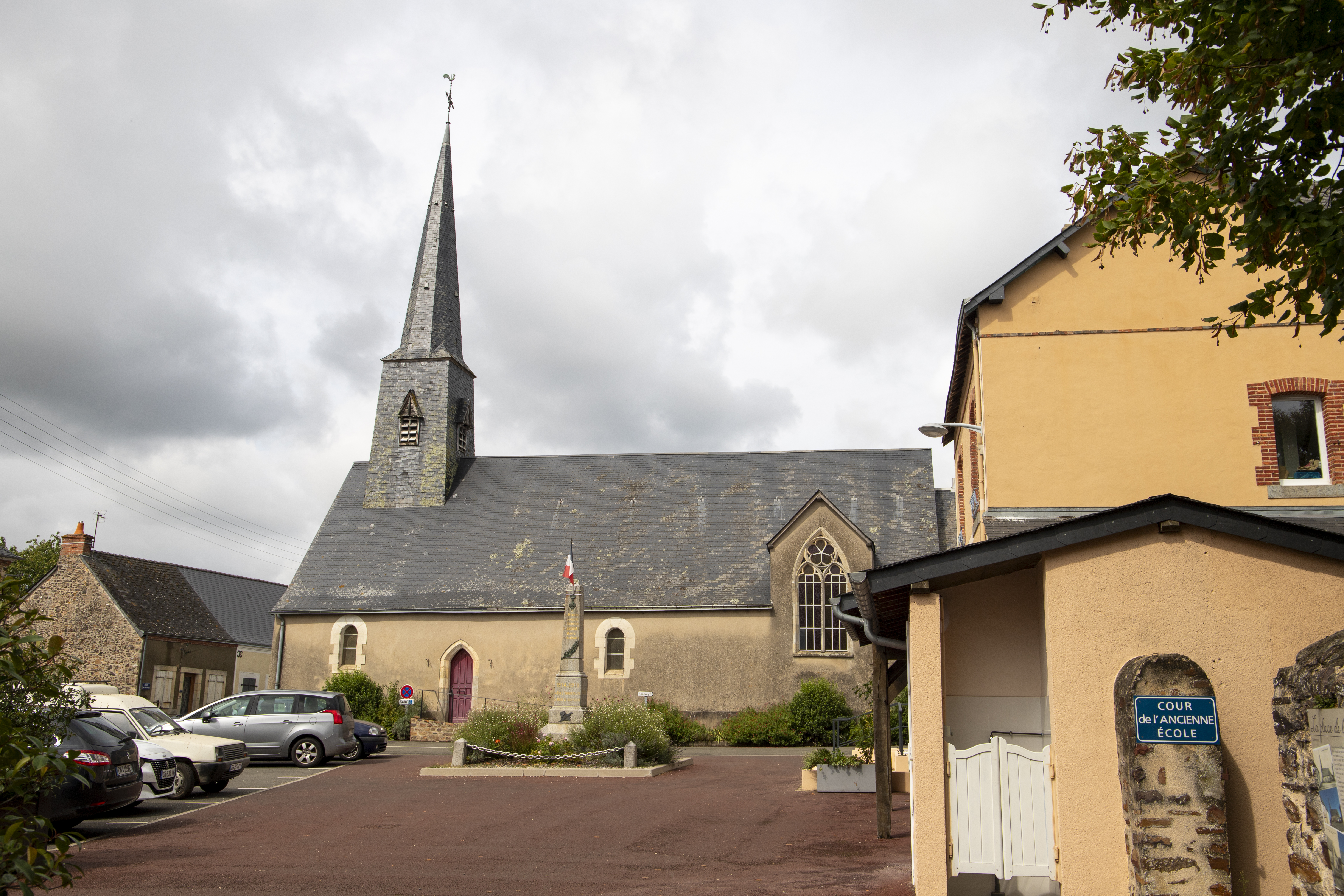 La Place Adam Becker, Blandouet
